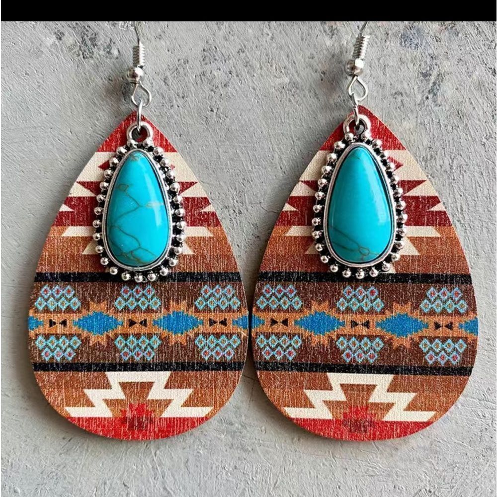 ‎WESTERN STYLE WOODEN EARRINGS WITH TURQUOISE TEARDROP